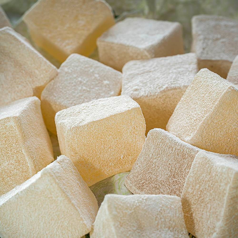 Haci Bekir Exclusive Turkish Delight Assorted - Unique Consistency Lokums (Plain/Rose/Pistachio/Hazelnut) - TryAladdin